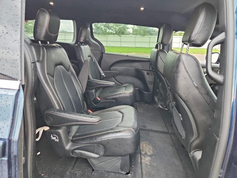 2025 CHRYSLER PACIFICA SELECT 11
