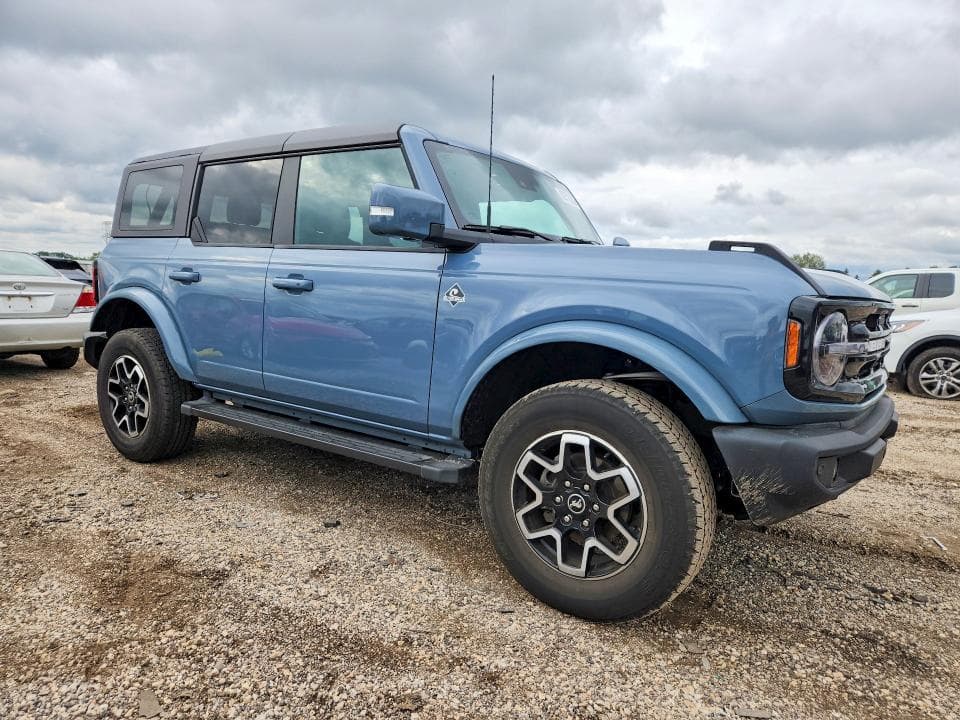 2024 FORD BRONCO OUTER BANKS 4