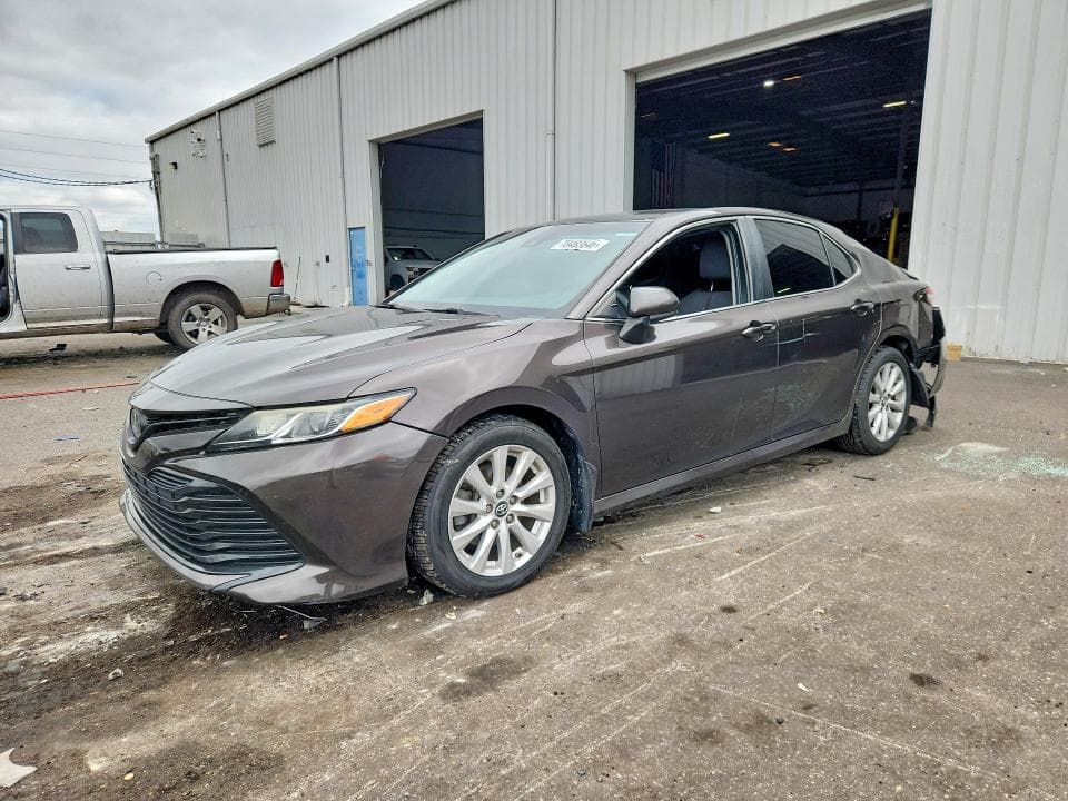 2018 TOYOTA CAMRY LE - 1