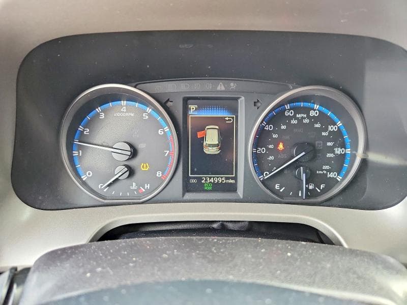 2018 TOYOTA RAV4 LE 9