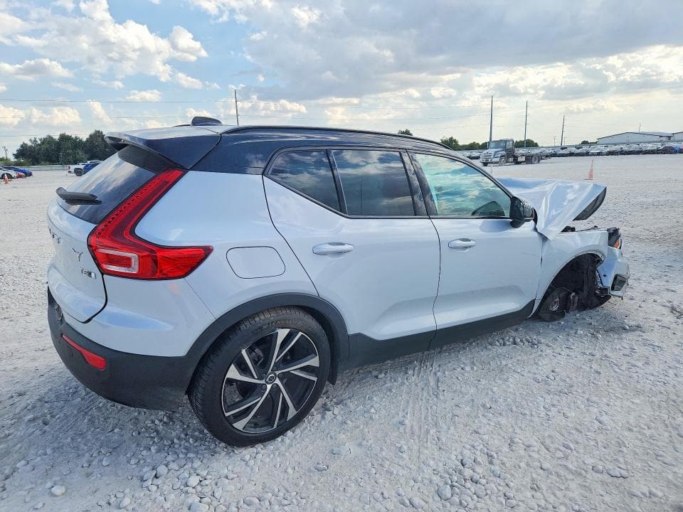 2021 VOLVO XC40 T5 R-DESIGN 3