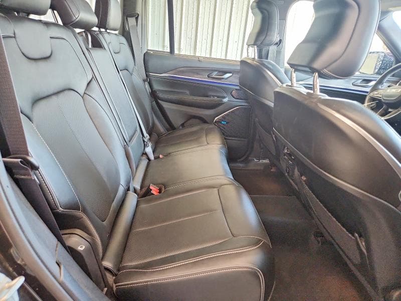 2023 JEEP GRAND CHEROKEE OVERLAND 4XE 11