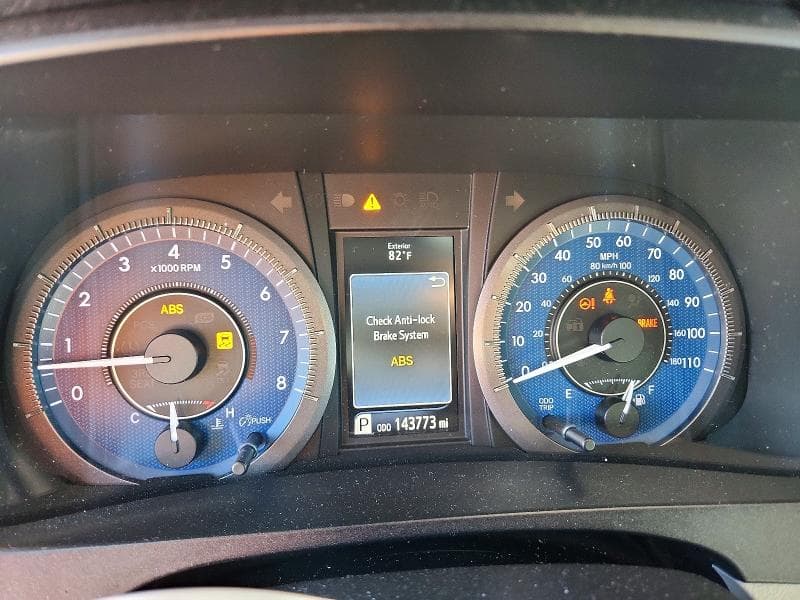 2017 TOYOTA SIENNA XLE 8-PASSENGER 9