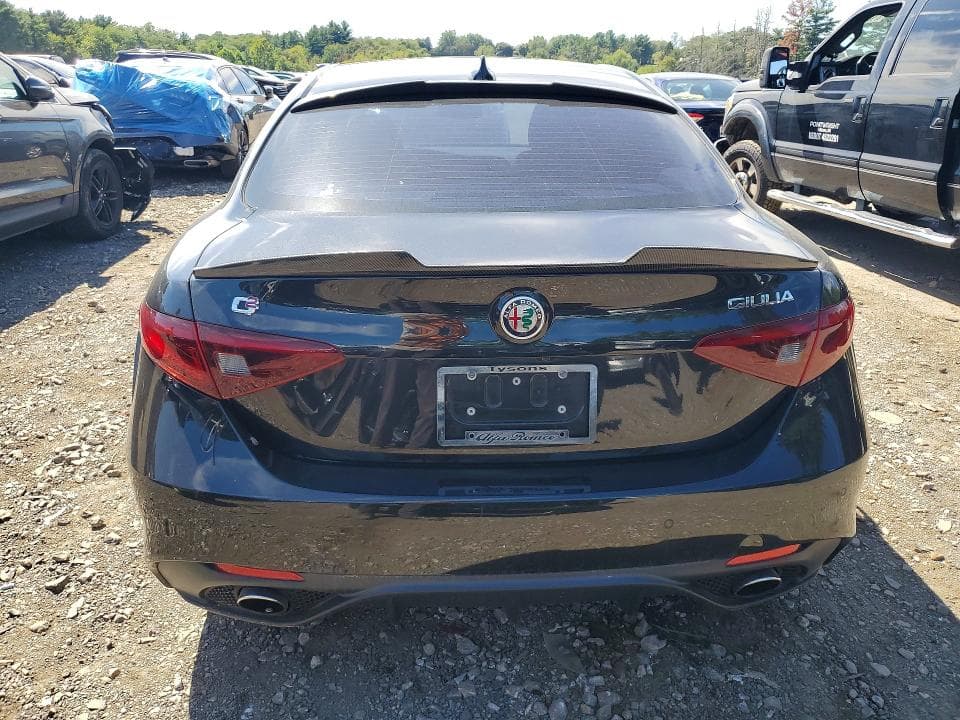 2018 ALFA ROMEO GIULIA TI 6