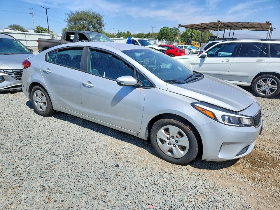 2017 KIA FORTE LX 4