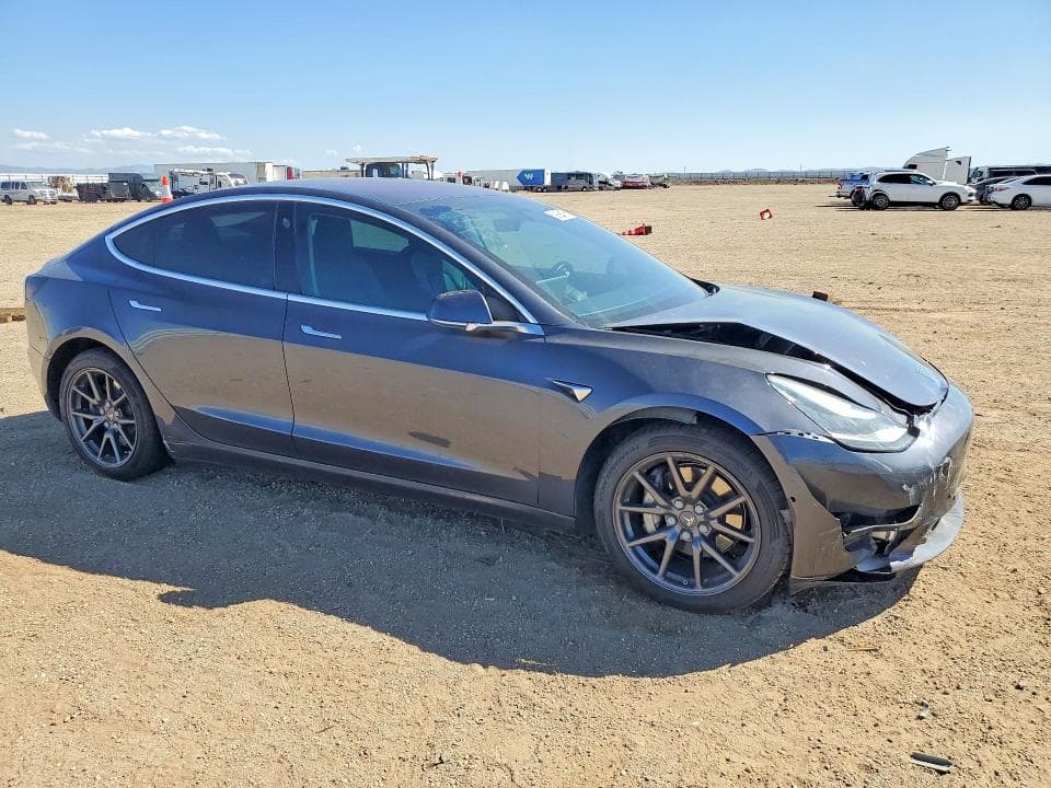 2018 TESLA MODEL 3 4
