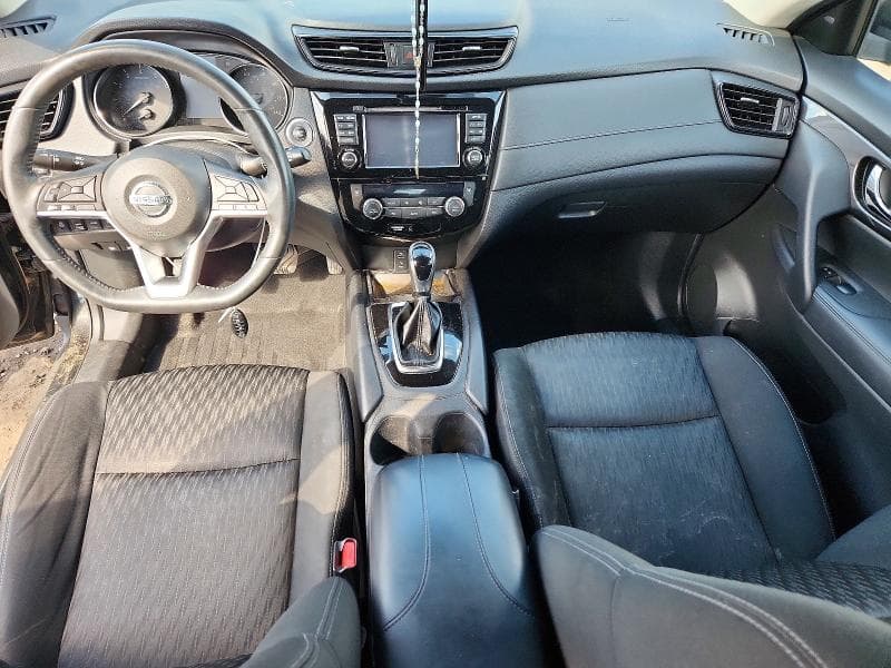 2017 NISSAN ROGUE SV 8