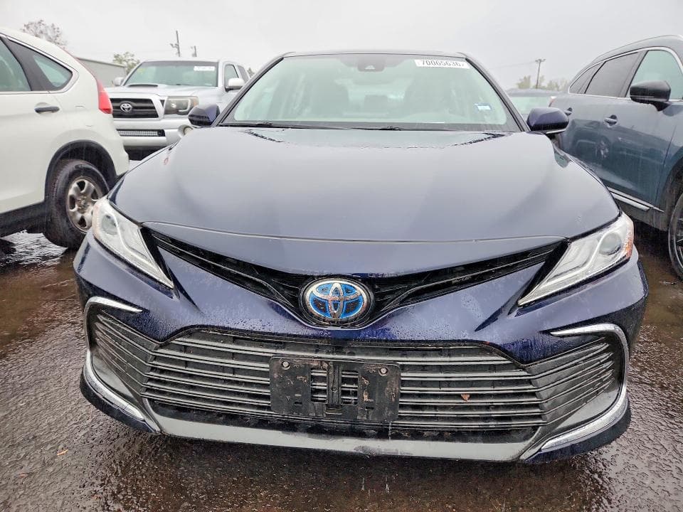 2021 TOYOTA CAMRY XLE 5