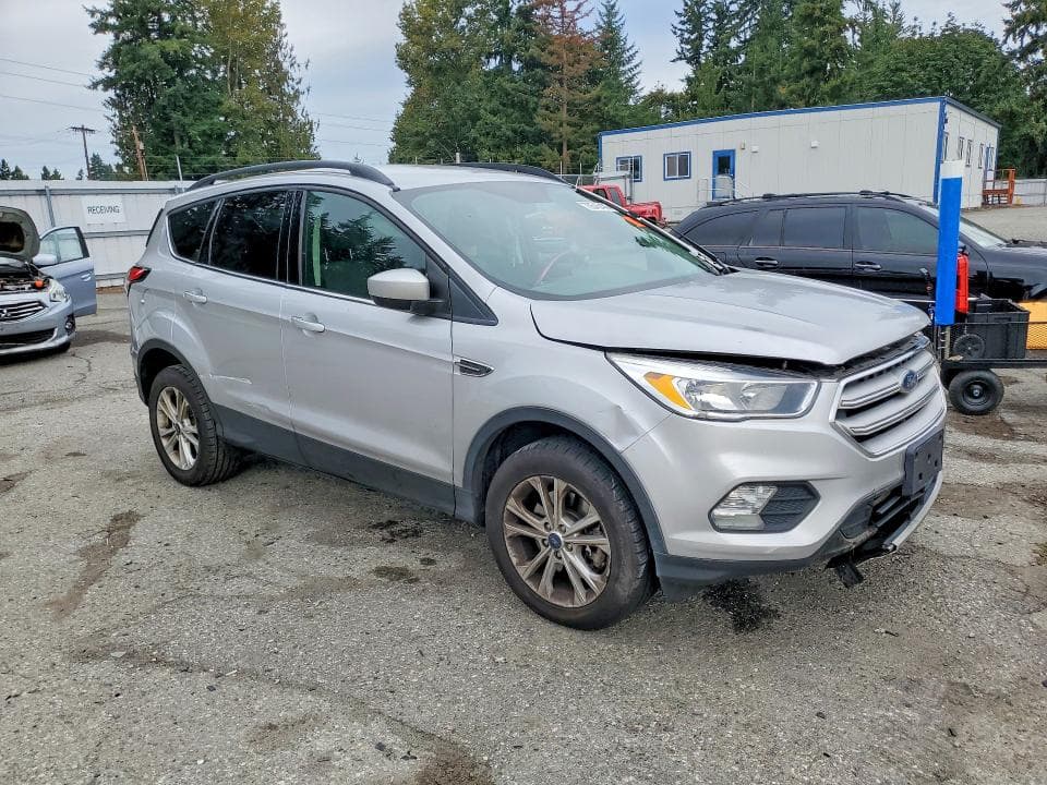 2018 FORD ESCAPE SE 4