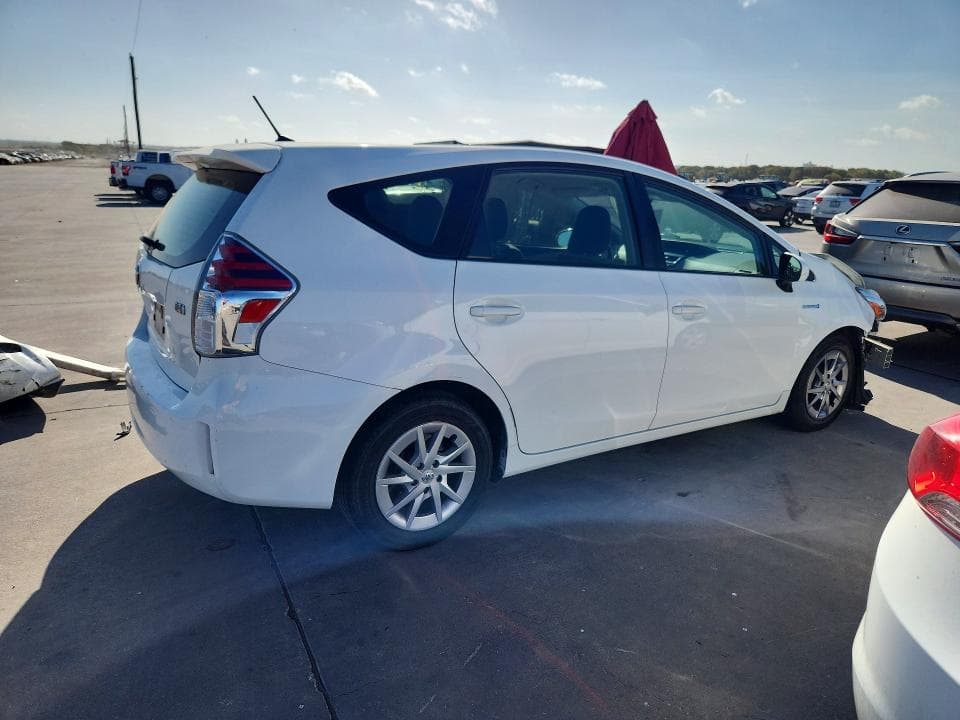 2017 TOYOTA PRIUS V TWO 3
