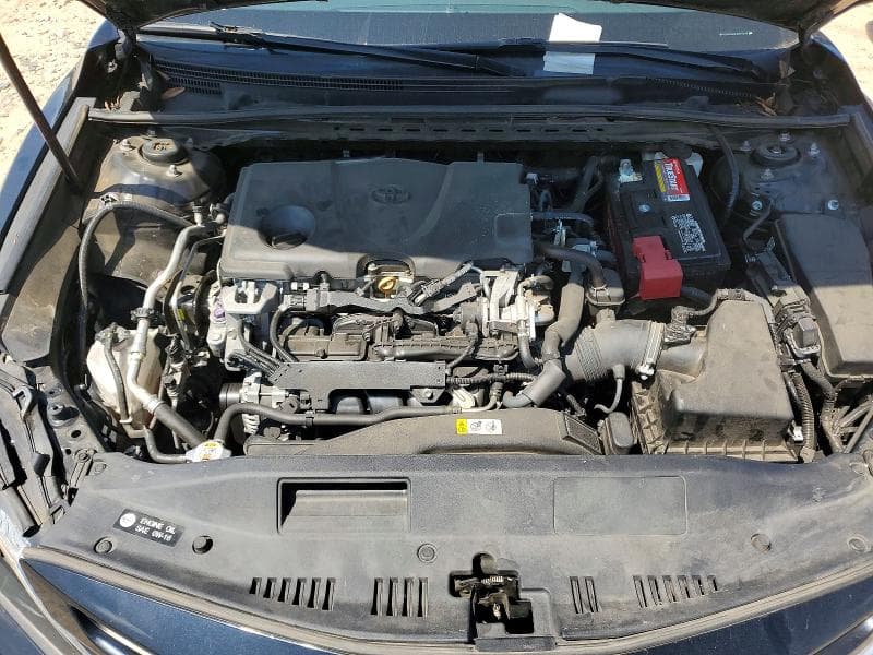 2018 TOYOTA CAMRY SE 11