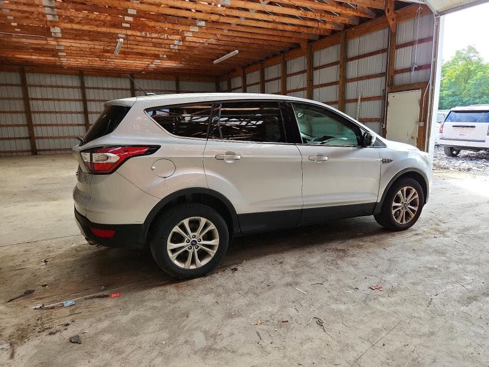 2017 FORD ESCAPE SE 3
