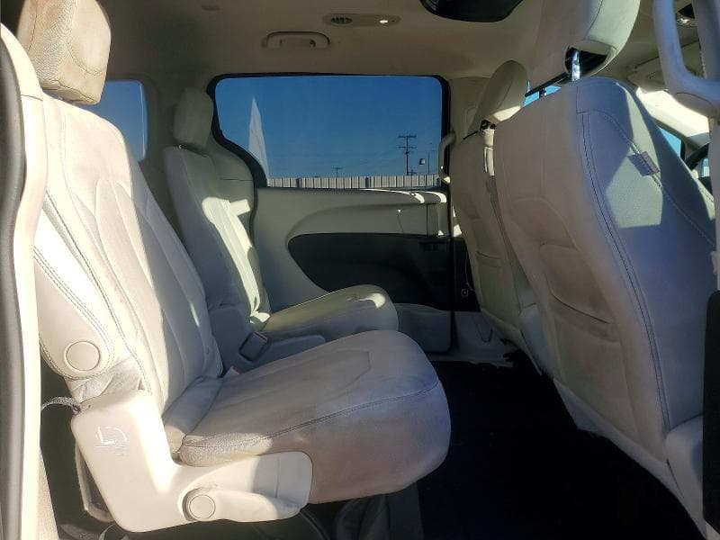 2017 CHRYSLER PACIFICA LX 11