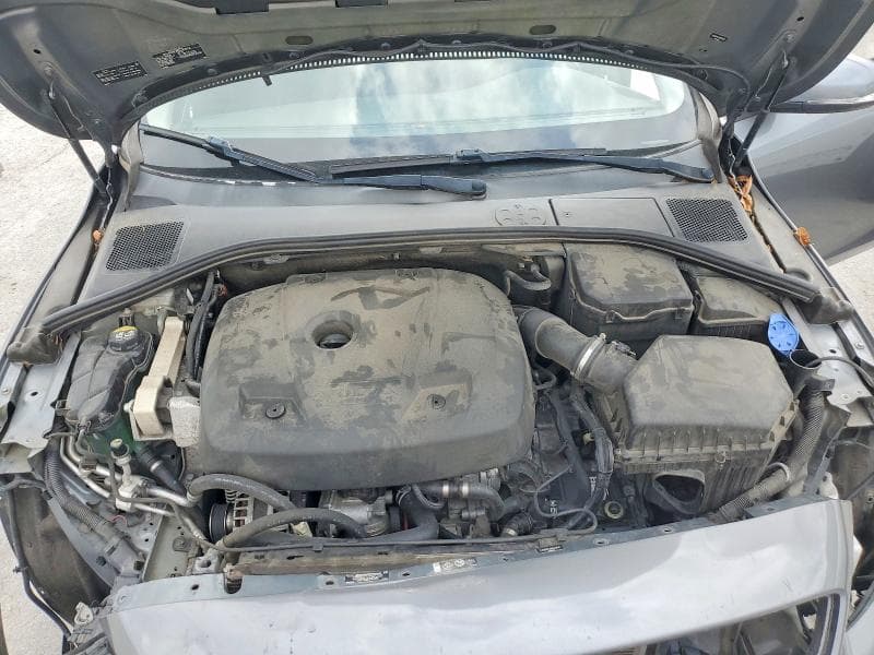 2017 VOLVO S60 11