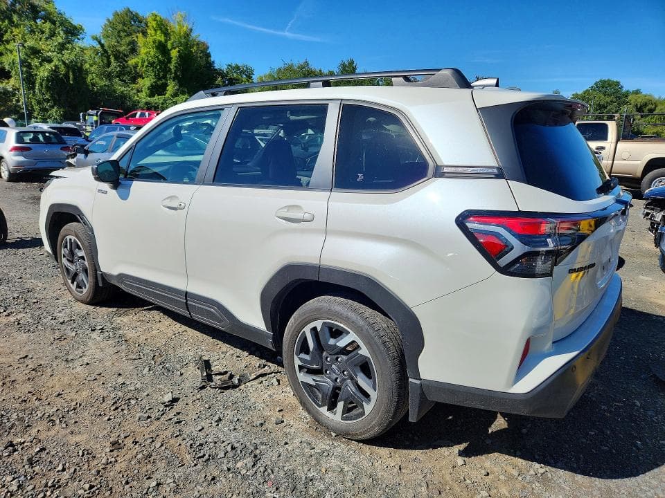 2025 SUBARU FORESTER LIMITED 2