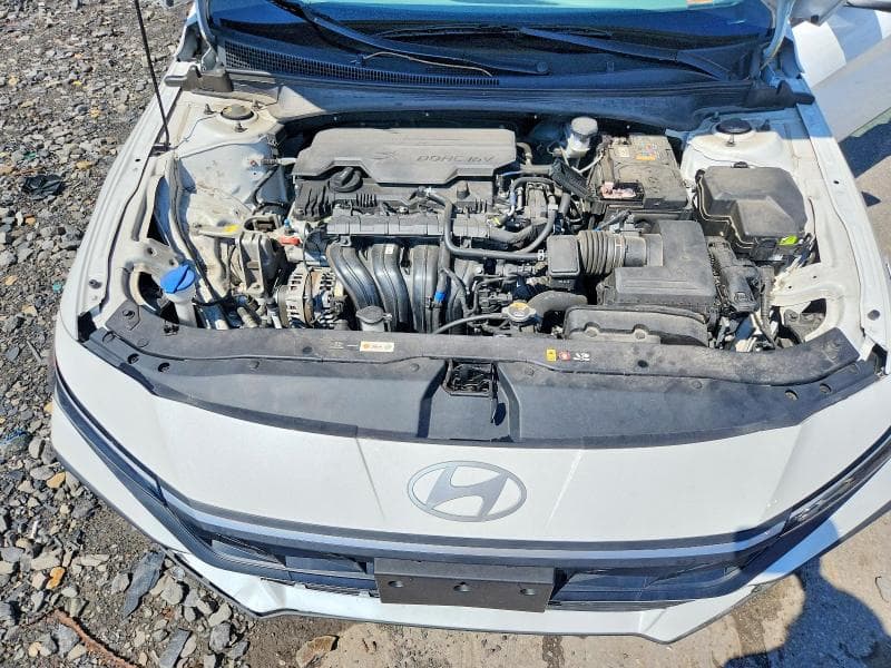 2024 HYUNDAI ELANTRA SE 11