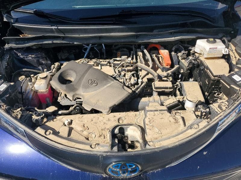 2022 TOYOTA SIENNA XLE 12