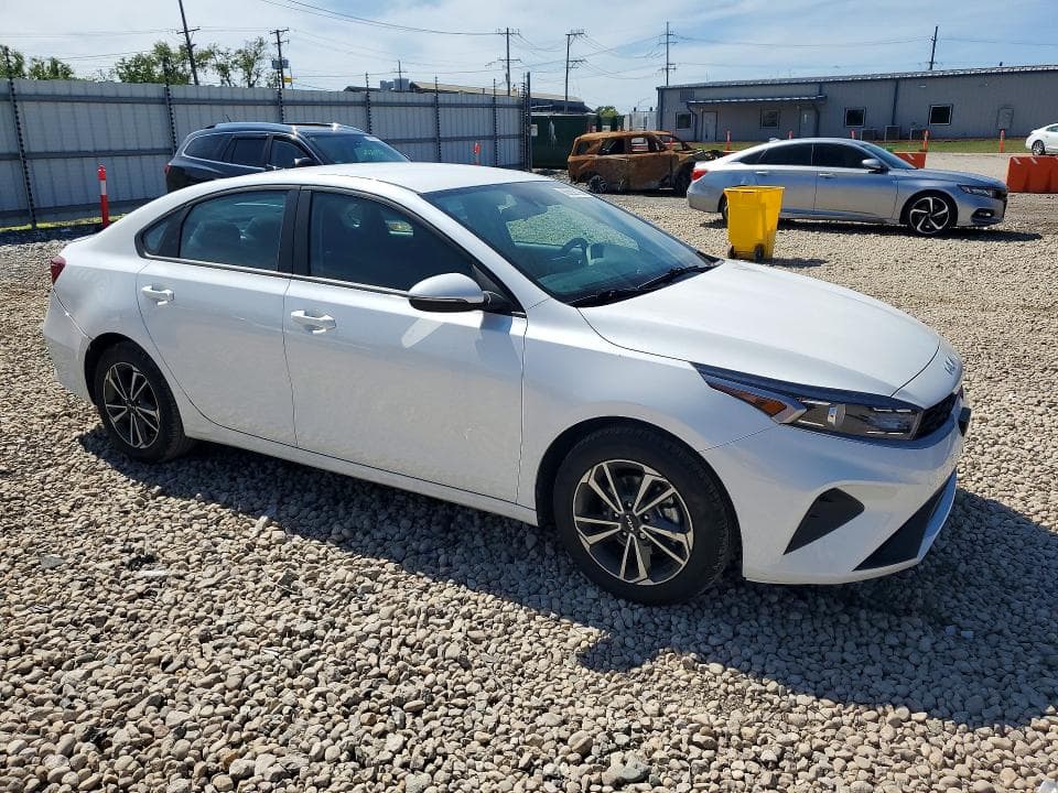 2024 KIA FORTE LXS 4