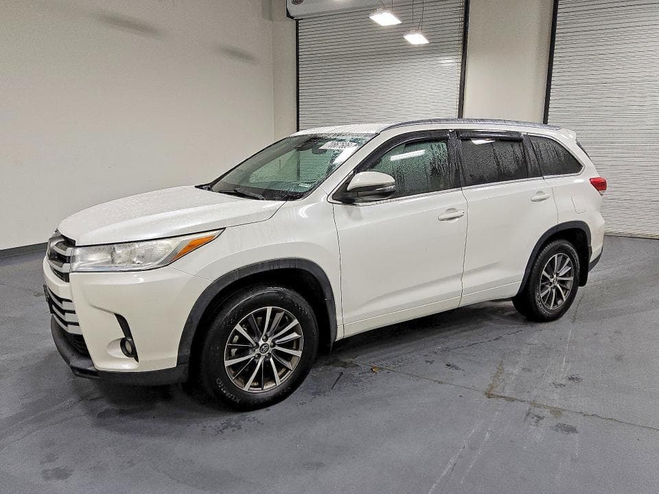 2017 TOYOTA HIGHLANDER XLE