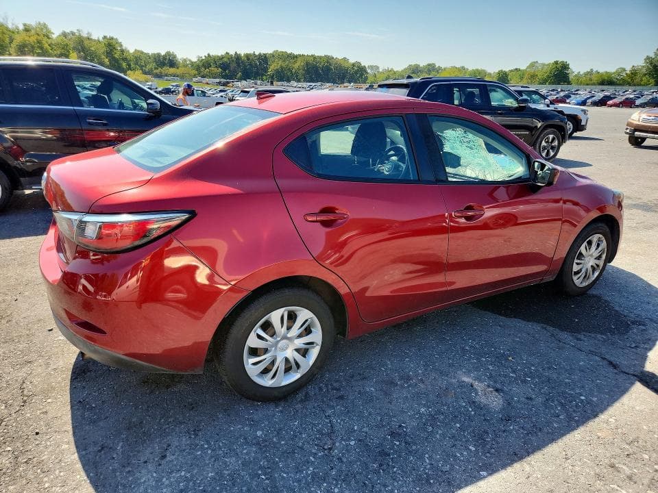 2019 TOYOTA YARIS L 3