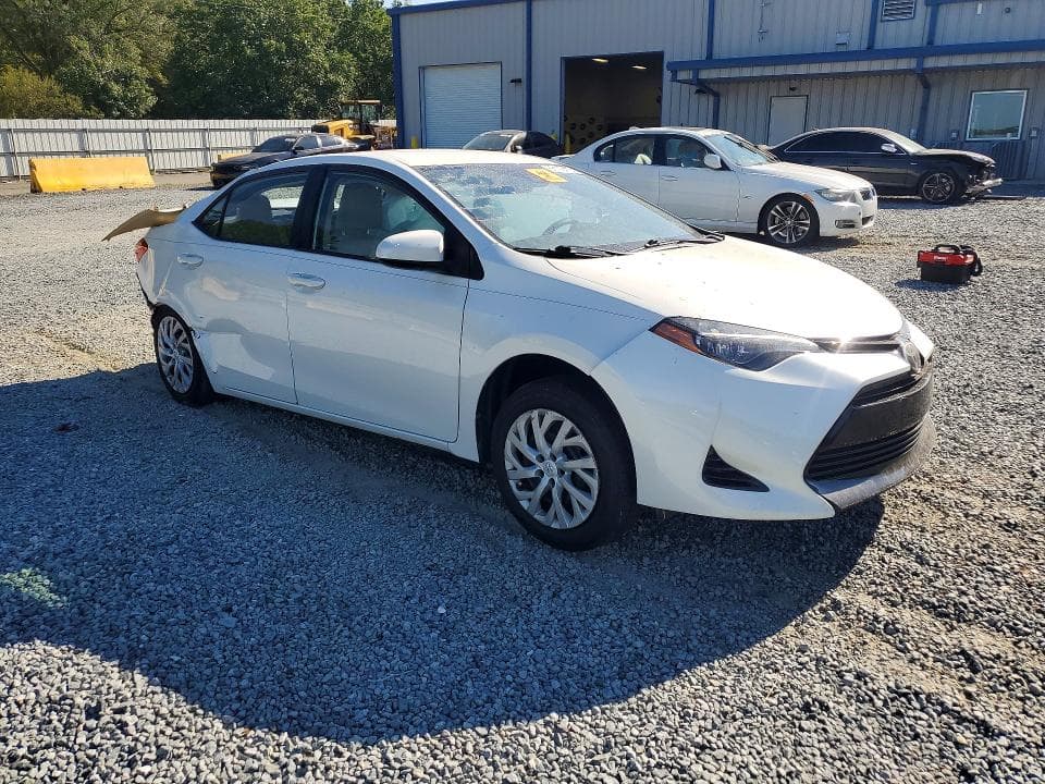 2017 TOYOTA COROLLA LE 4