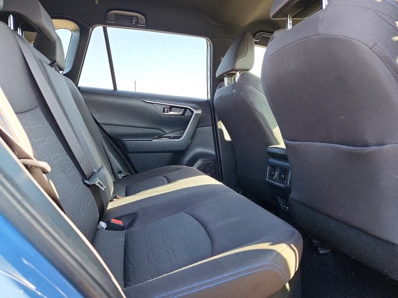2022 TOYOTA RAV4 SE 11
