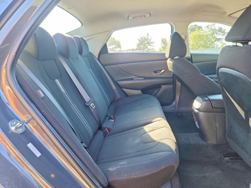 2024 HYUNDAI ELANTRA SEL 10