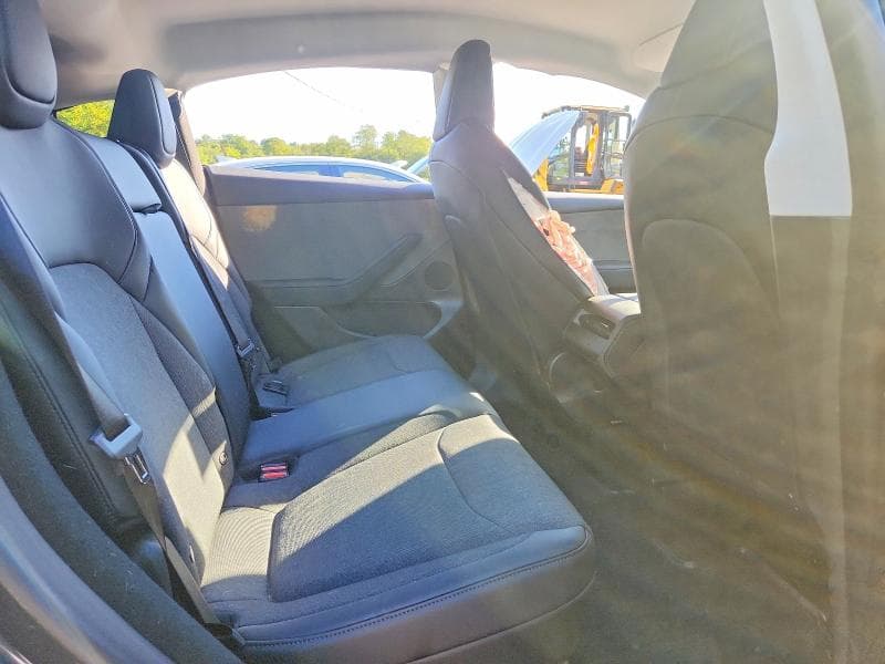 2026 TESLA MODEL Y 10