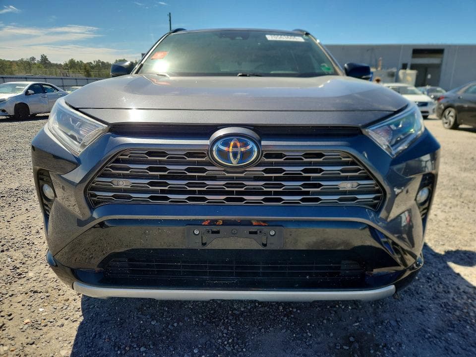 2020 TOYOTA RAV4 XSE 5