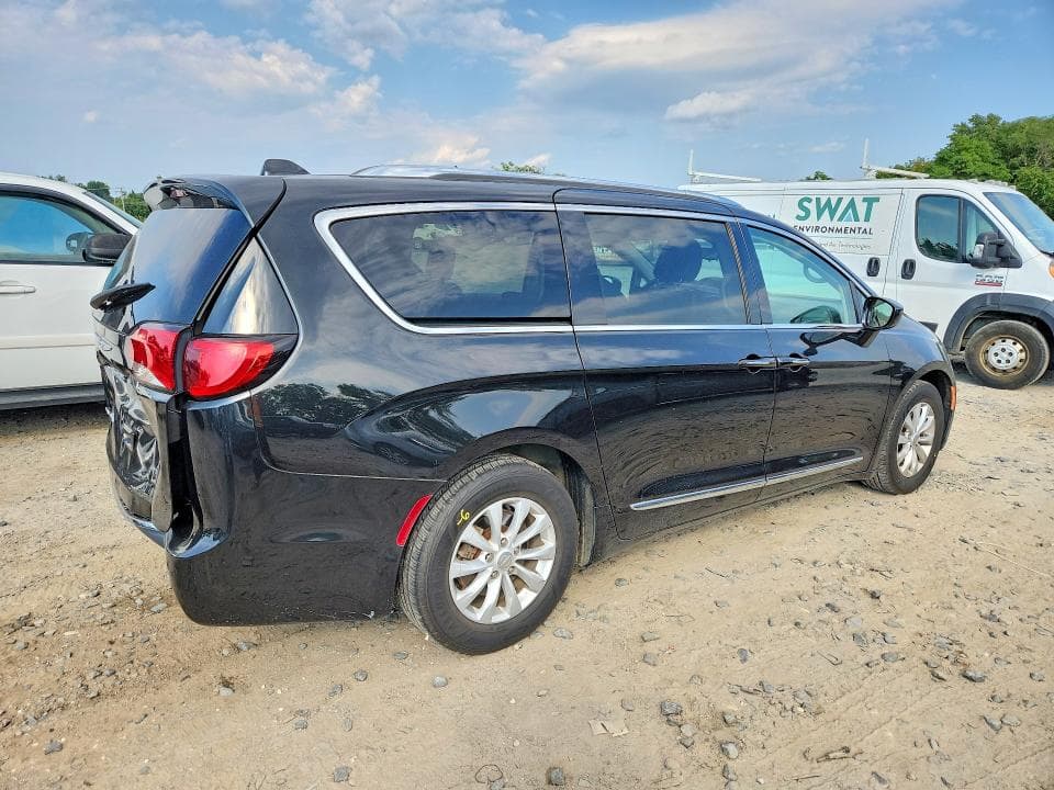 2018 CHRYSLER PACIFICA TOURING L 3