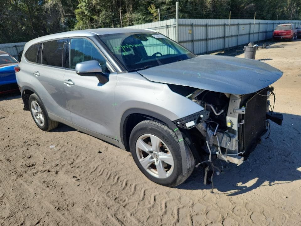 2020 TOYOTA HIGHLANDER LE 4