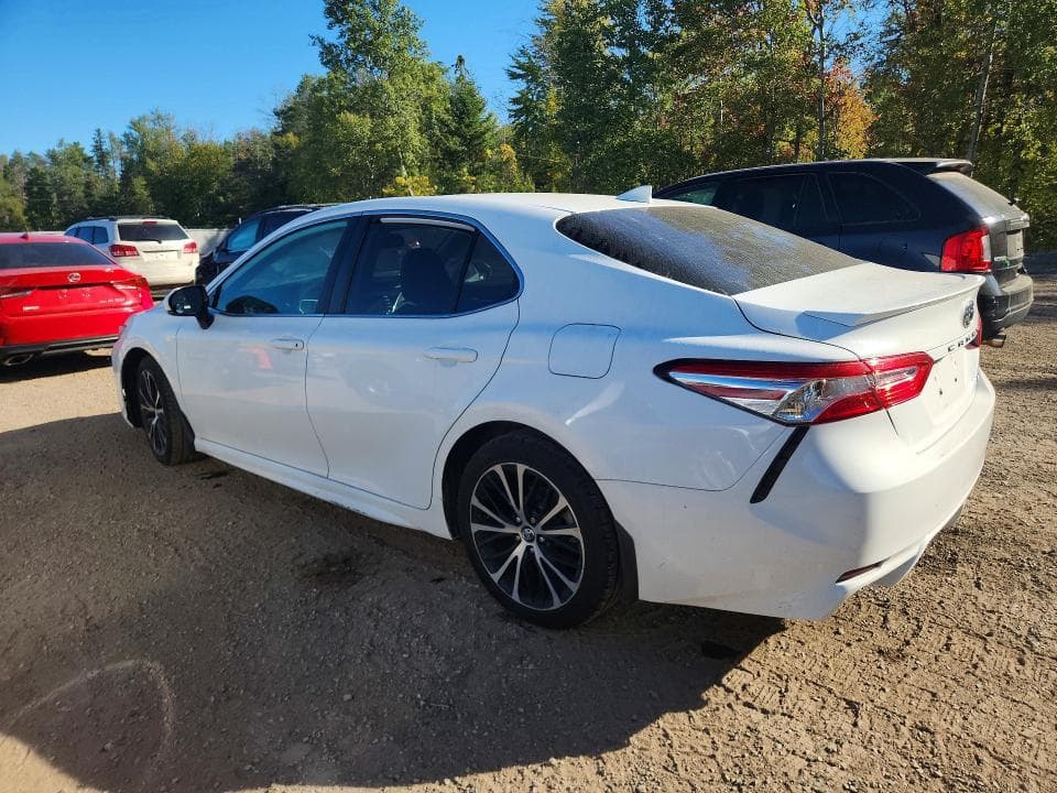 2020 TOYOTA CAMRY SE 2