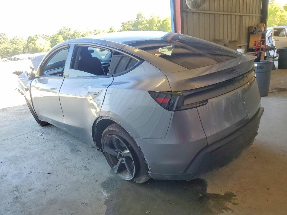 2026 TESLA MODEL Y 2