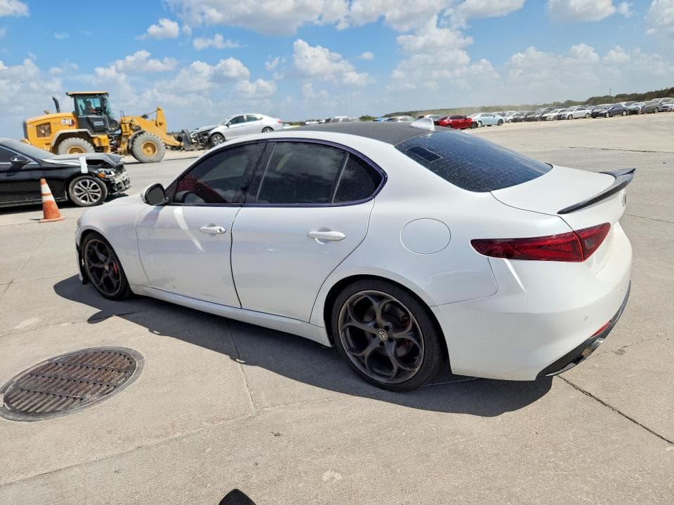 2017 ALFA ROMEO GIULIA TI 2