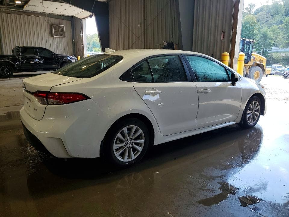2026 TOYOTA COROLLA LE 3