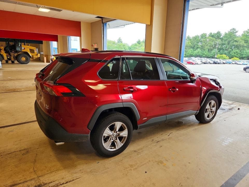 2025 TOYOTA RAV4 HYBRID XLE 3