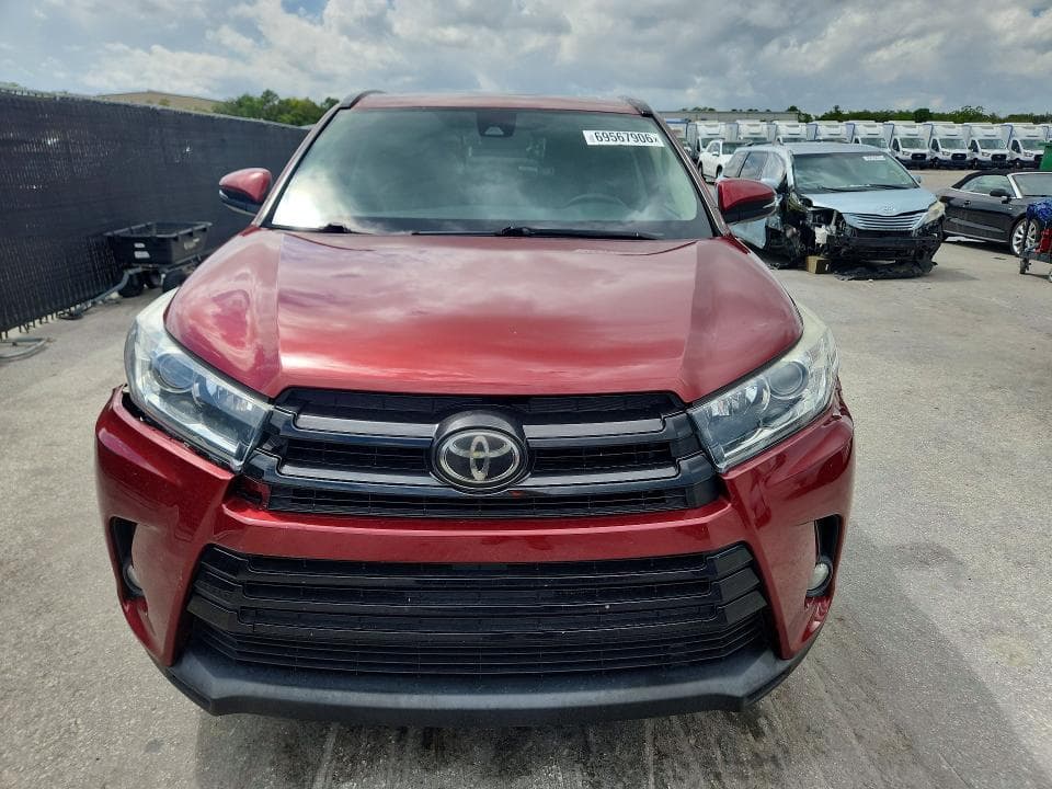 2018 TOYOTA HIGHLANDER SE 5