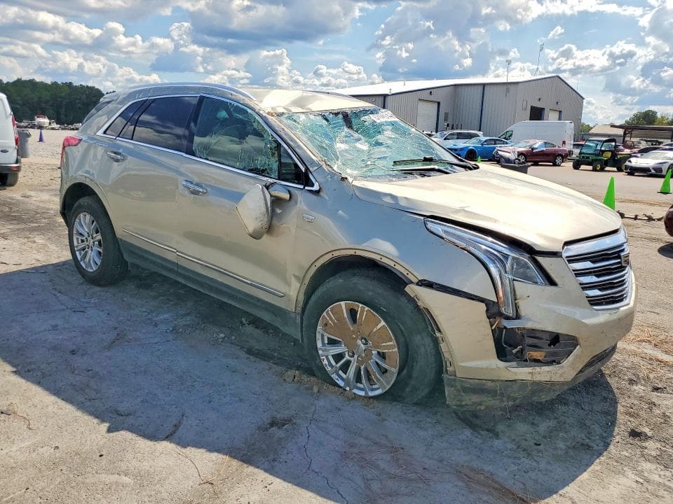 2017 CADILLAC XT5 4