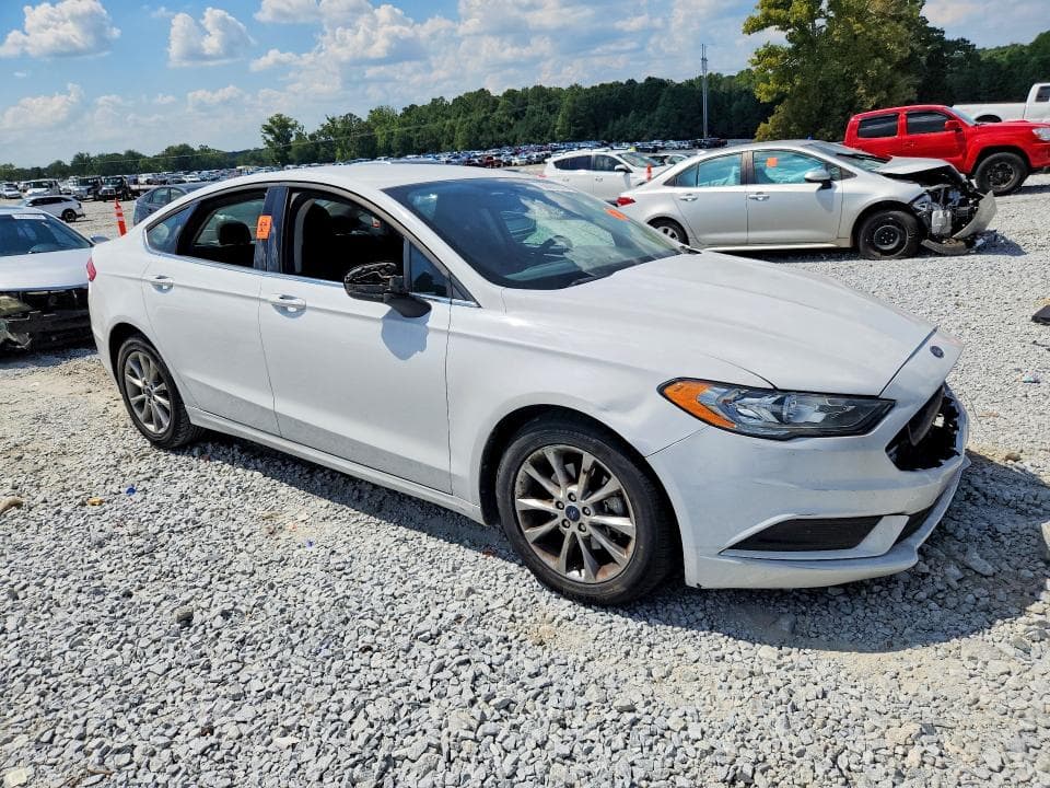 2017 FORD FUSION SE 4