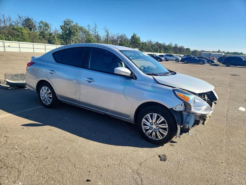 2019 NISSAN VERSA SV 4