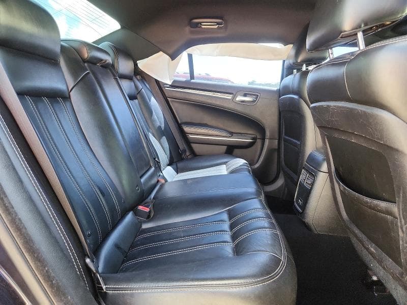 2019 CHRYSLER 300 S 10