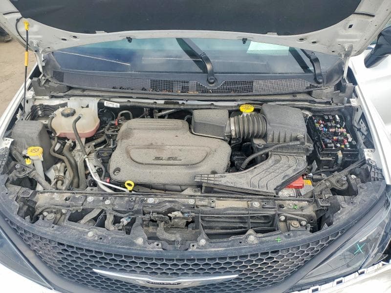 2025 CHRYSLER VOYAGER LX 12