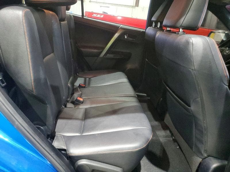 2017 TOYOTA RAV4 SE 11