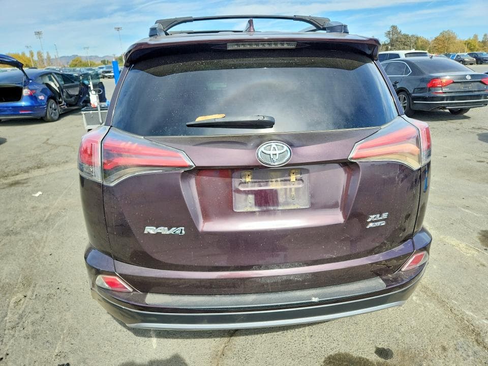 2017 TOYOTA RAV4 XLE 6