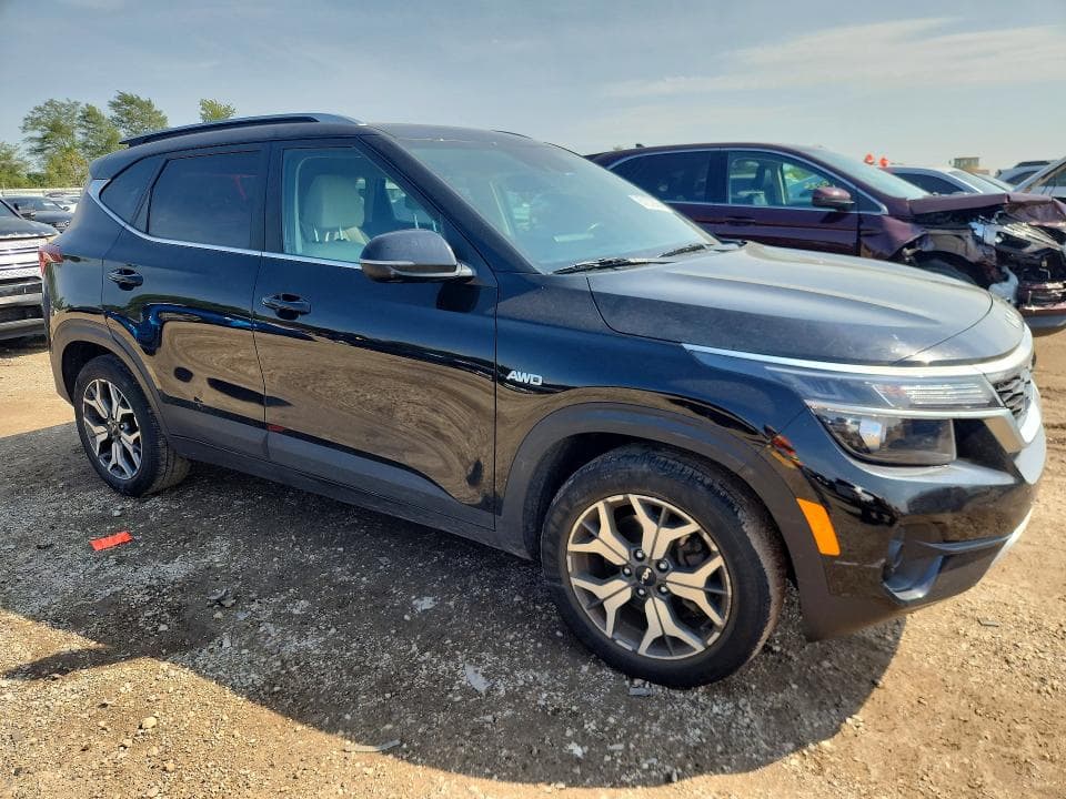 2023 KIA SELTOS EX 4