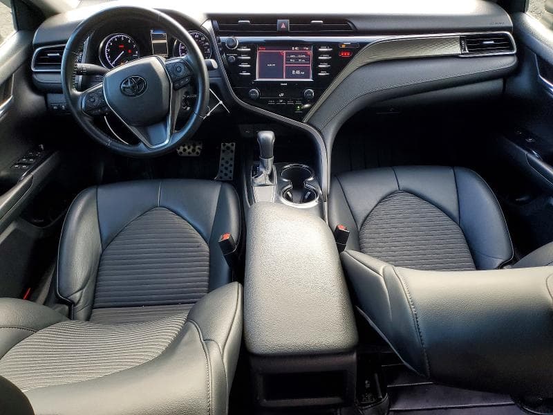 2020 TOYOTA CAMRY SE 8