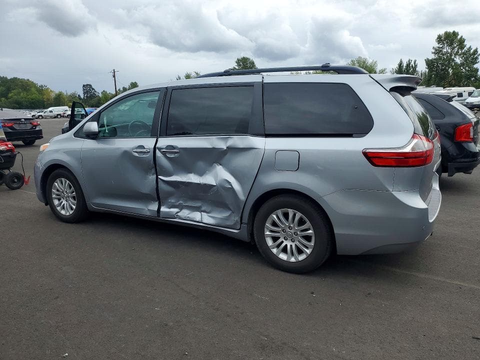 2017 TOYOTA SIENNA XLE 8-PASSENGER 2