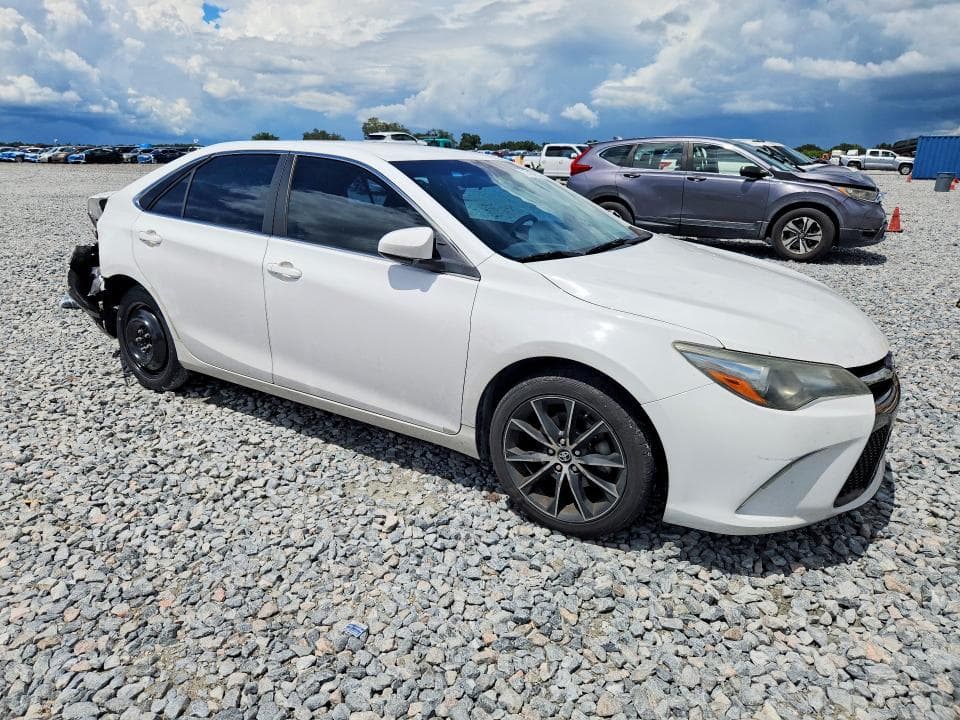 2017 TOYOTA CAMRY XSE 4