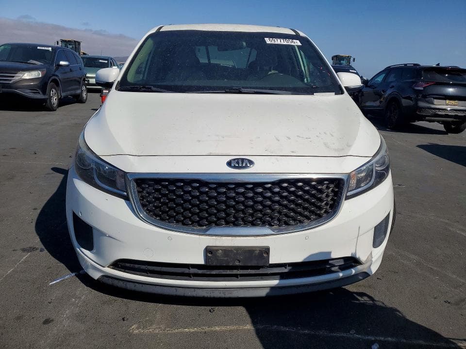 2017 KIA SEDONA LX 5