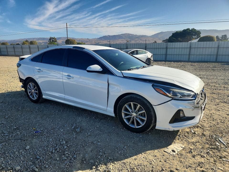 2018 HYUNDAI SONATA SE 4